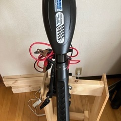 ゴムボートとエレキモーターの画像