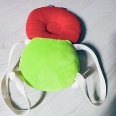 転倒防止 クッション ベビー せおってクッション はらぺこあおむしAmazonのCMで赤ちゃんが背負ってて可愛い！清掃済 ヘッドガード 赤ちゃんの頭を守る 滑り止めハーネスベルト付きぬいぐるみ素材 ベビー ヘッドガード リュック キッズ 転倒防止 頭 グッズ 誕生日 0歳 1歳 出産祝い 女の子 男の子 ベビー用品 安全 かわいい クッション 保護 ベビー ヘルメット ギフト の画像