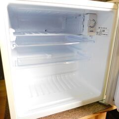 【JM617】Panasonic パナソニック 2022年製 冷蔵庫 パーソナルノンフロン冷蔵庫 （45L・幅46cm・右開き・1ドア） オフホワイト NR-A50D-Wの画像
