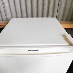 【JM617】Panasonic パナソニック 2022年製 冷蔵庫 パーソナルノンフロン冷蔵庫 （45L・幅46cm・右開き・1ドア） オフホワイト NR-A50D-Wの画像