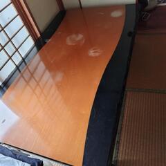 テーブル
