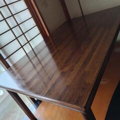 テーブル