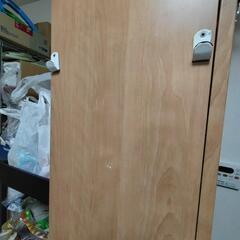 ↓値下げ↓●●７月末処分●●【引っ越し不用品】食器棚　キッチン収納　子ども用扉ストッパー付き　本棚　飾り棚などにも　横幅59×高さ180×奥行32の画像