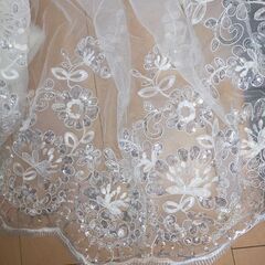 【美品】ロングブライダルペール　花刺繍の画像