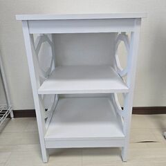 【早い者勝ち】白のサイドテーブル🪑収納＆飾り棚に◎6/18まで無料！