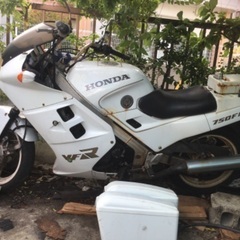 ホンダVF750白バイ仕様バイク