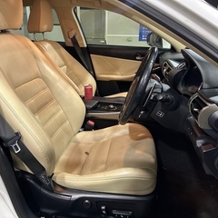 レクサスIS 300h バージョンL平成27年 車検　R8年4月 の画像