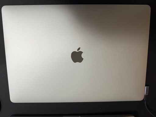 【本体のみのお渡し】2019 Apple MacBook Pro (16インチ, 64GB RAM, 2Tストレージ, 2.4GHz Intel Core i9プロセッサ)