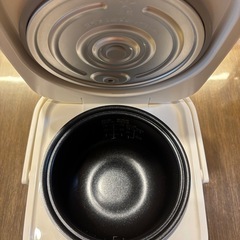 ニトリ マイコン炊飯ジャー　３号炊きの画像