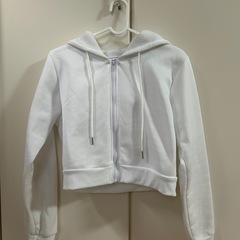 白 パーカー 薄手素材 