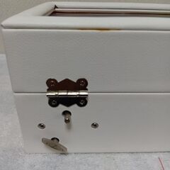最終値下げ、プリザーブドフラワー.オルゴール.ホワイトBOX（引き出し付き）の画像