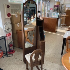 【ジモティー割引で最大15％OFF⭐️】 ドレッサー（椅子付き）