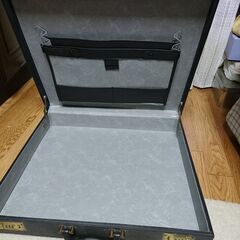 【★アタッシュケース　大型　ダイヤルロック　中古品　希少　】　の画像