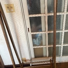 ハンガーラック　茶色の画像