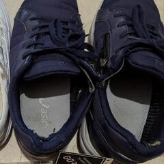 adidas ゴアテックス 防水 スニーカー