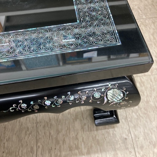 【ジモティー割引で最大15％OFF⭐️】 螺鈿細工　ガラス天板　ローテーブル