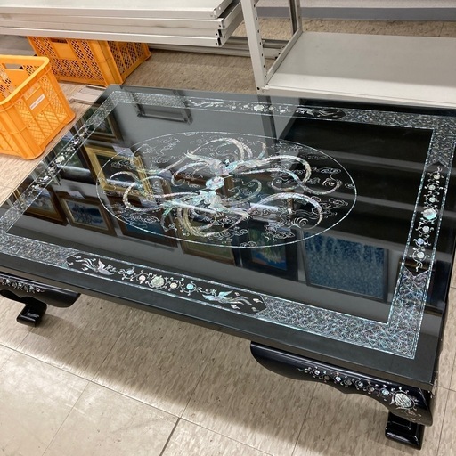 【ジモティー割引で最大15％OFF⭐️】 螺鈿細工　ガラス天板　ローテーブル