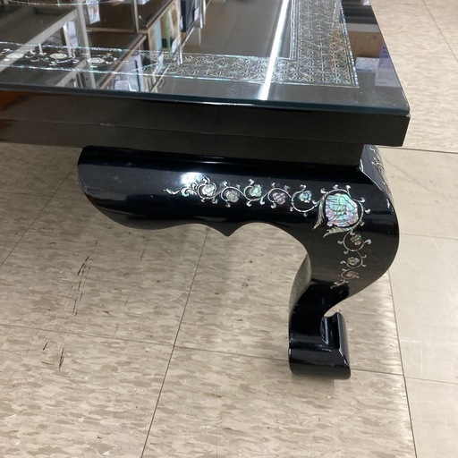 【ジモティー割引で最大15％OFF⭐️】 螺鈿細工　ガラス天板　ローテーブル