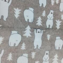 シロクマ柄のラグ譲ります。の画像