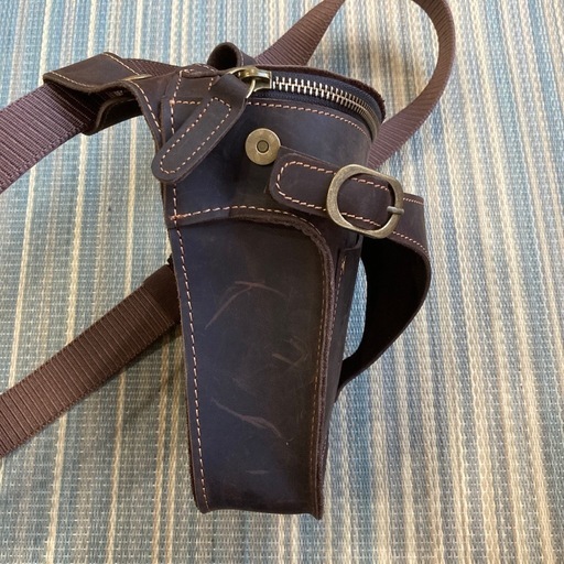 レザーヒップバッグ