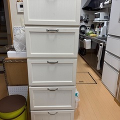 【交渉中】【無料】レトロ風？キッチン収納棚 の画像