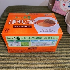 ちびまる子保存容２セット✖️２個➕ほうじ茶の画像