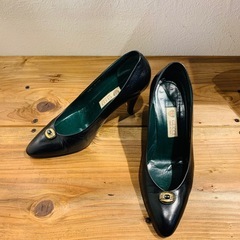 年末のプロモーション特価！ GUCCI (DAI パンプス22.5cm ポインテッドトゥヒール ブラック 靴