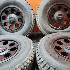タイヤ走行短め【DUNLOP SJ5 235/80R16】スタッ...