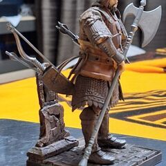 水滸伝 天空星 急先鋒 索超のフィギュアと晁蓋・関勝の京劇お面3点セットの画像