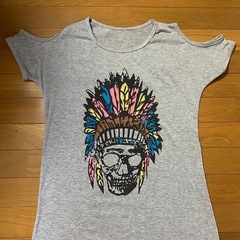 肩だしTシャツ