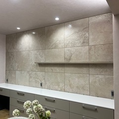 🔹 タイル施工スタッフ募集【未経験OK｜資格取得支援あり｜20〜30代活躍中！】の画像