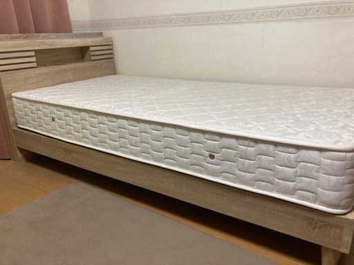 シングルベッド　マットレス付き