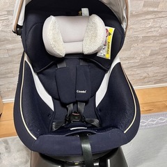 combiクルムーブ　回転式　チャイルドシート　ベルト