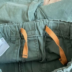 UNIQLOキッズハーフパンツ　カーキ120の画像