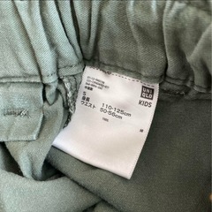 UNIQLOキッズハーフパンツ　カーキ120の画像