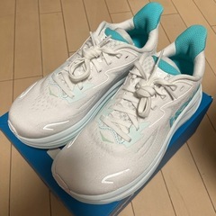 【都内手渡し可】HOKA ランニングシューズ　クリフトン10