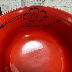 【和風お椀 2個セット】赤×黒 梅模様入り　夫婦椀の画像