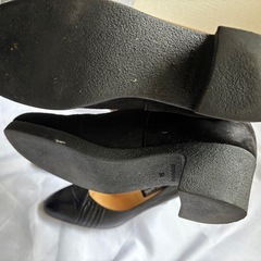 最終値下げ。処分します【KENZO箱付き】黒レザー×赤インナーの個性派パンプス＆シンプル黒ヒール2足セットの画像