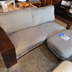 定価30万超　カリモク二人用ソファ