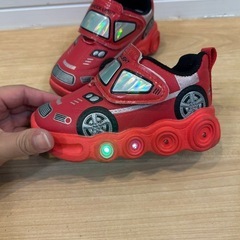 車型光るシューズの画像