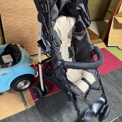 B型ベビーカーの画像
