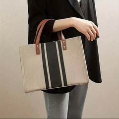 新品 キャンバストートバッグの画像