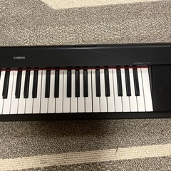 電子ピアノ　イス&スタンド付きの画像