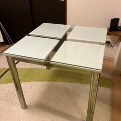 ガラステーブル