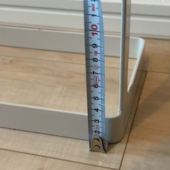 Discount! >> ホワイト　バスタオルハンガー　シンプルデザイン　スチール製の画像