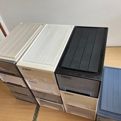 FITS衣装ケース（押入れ用）差し上げます！の画像