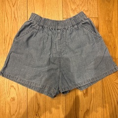 綿100%ジーパン風薄手ショートパンツ１３０サイズ