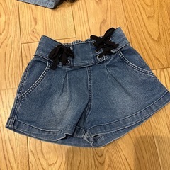ジーパン生地ショートパンツ１３０サイズ