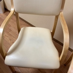 訳あり再出品チェア　4脚　ダイニグチェア　椅子　白　木材の画像