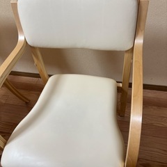 訳あり再出品チェア　4脚　ダイニグチェア　椅子　白　木材の画像